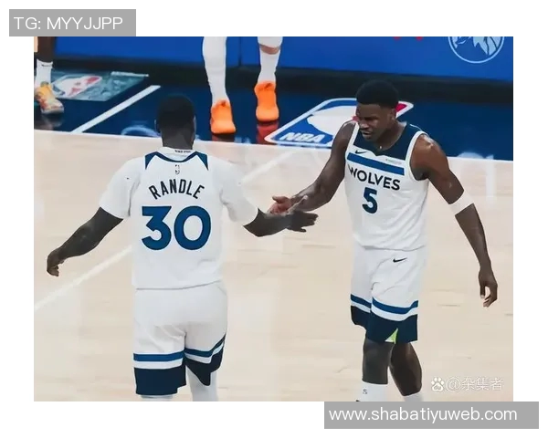 兰德尔全场狂砍32分10篮板6助攻带领球队大胜对手展现统治力 兰德尔全场狂砍32分10篮板6助攻带领球队大胜对手展现统治力