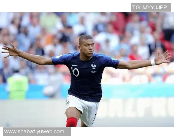 姆巴佩强势突破库巴西防线为皇马赢得宝贵角球机会 姆巴佩强势突破库巴西防线为皇马赢得宝贵角球机会